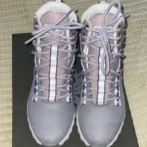 Timberland Edge Waterproof Boot Medium Grey Nubuck Women’s Size 9